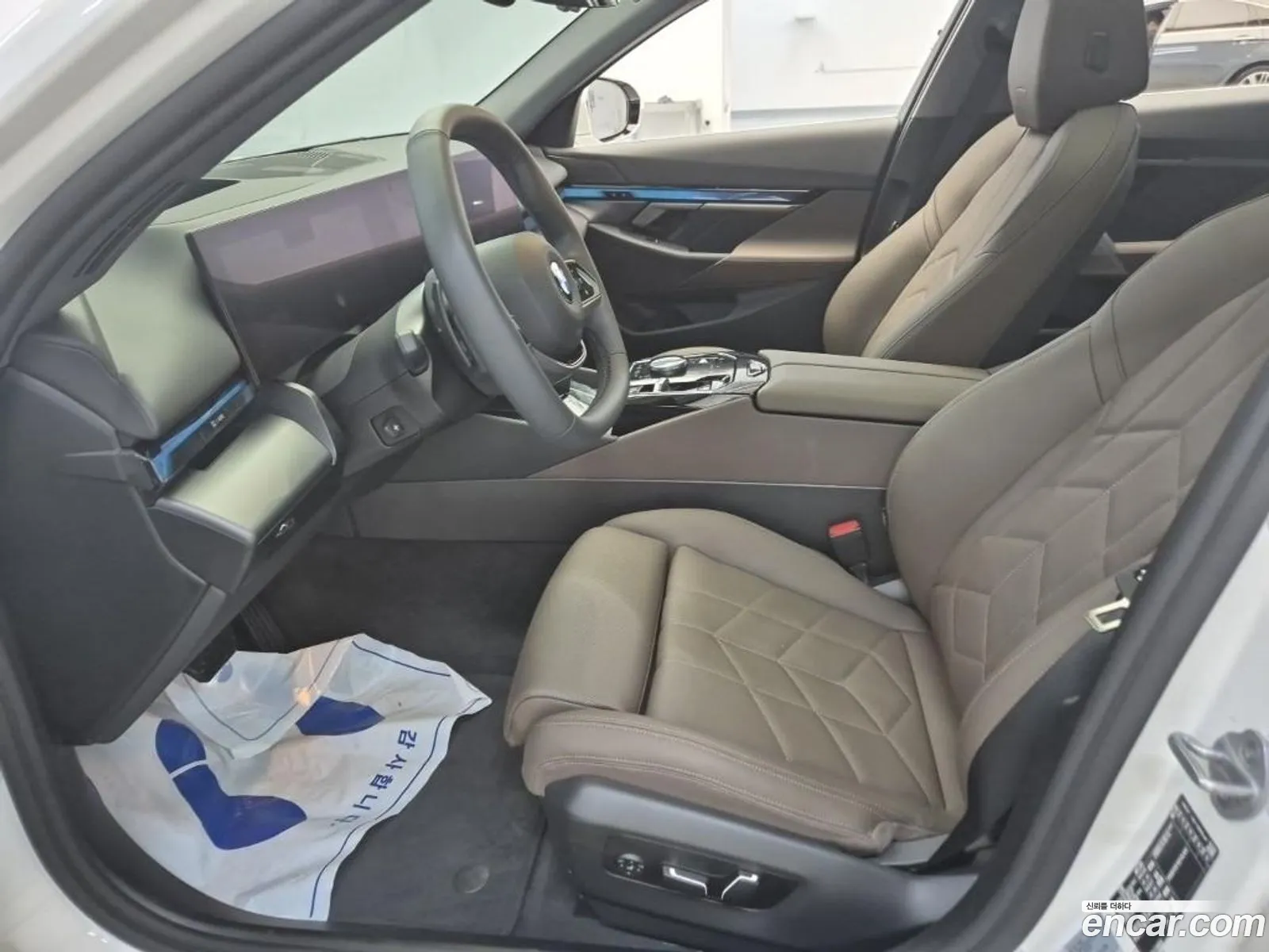 BMW 5 Series 2025 — 18