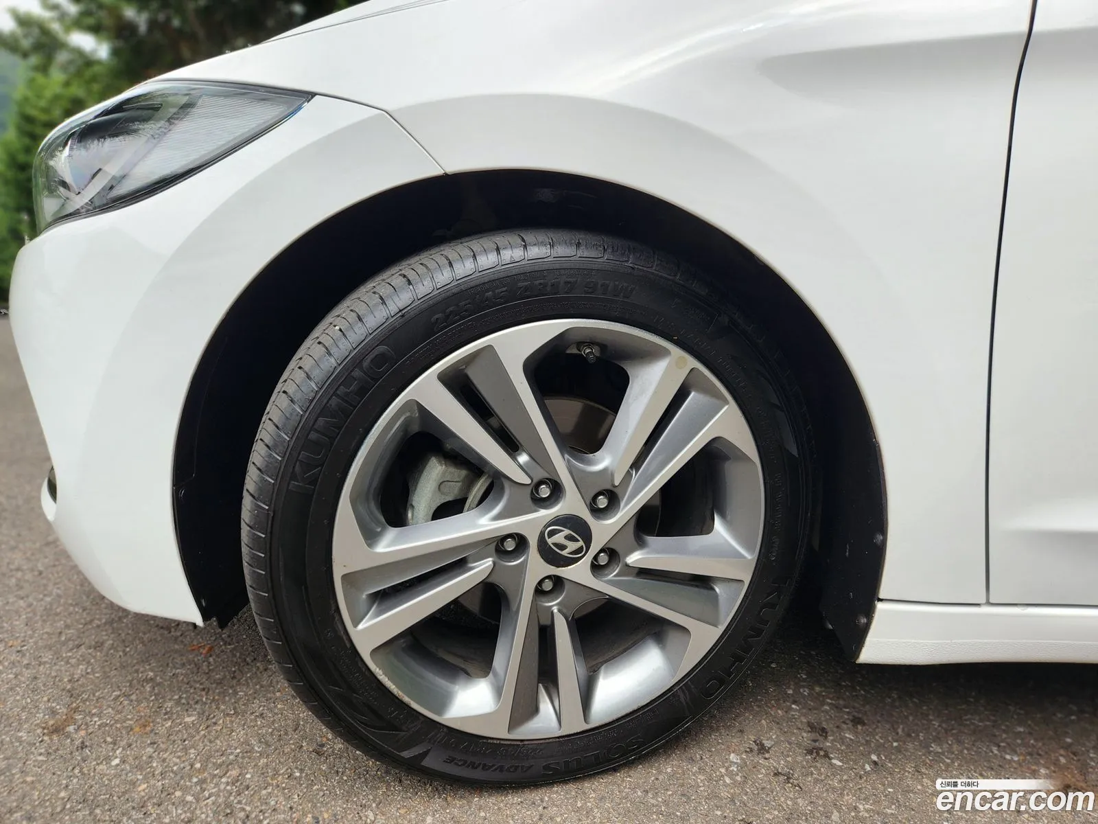 Hyundai Elantra AD 2017 — 15