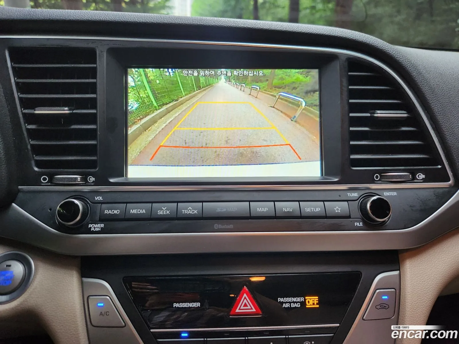 Hyundai Elantra AD 2017 — 17
