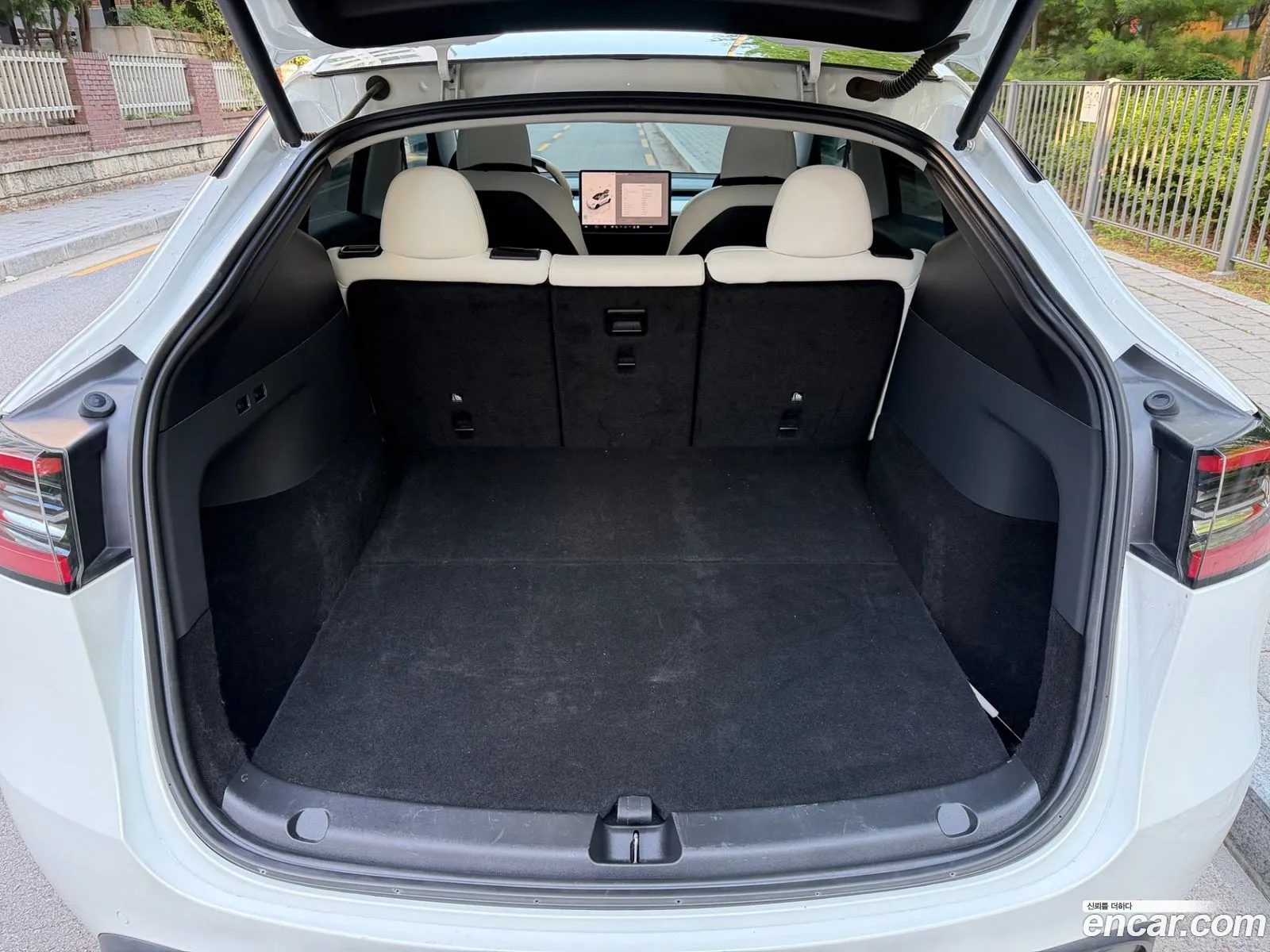 Tesla Model Y 2022 — 9