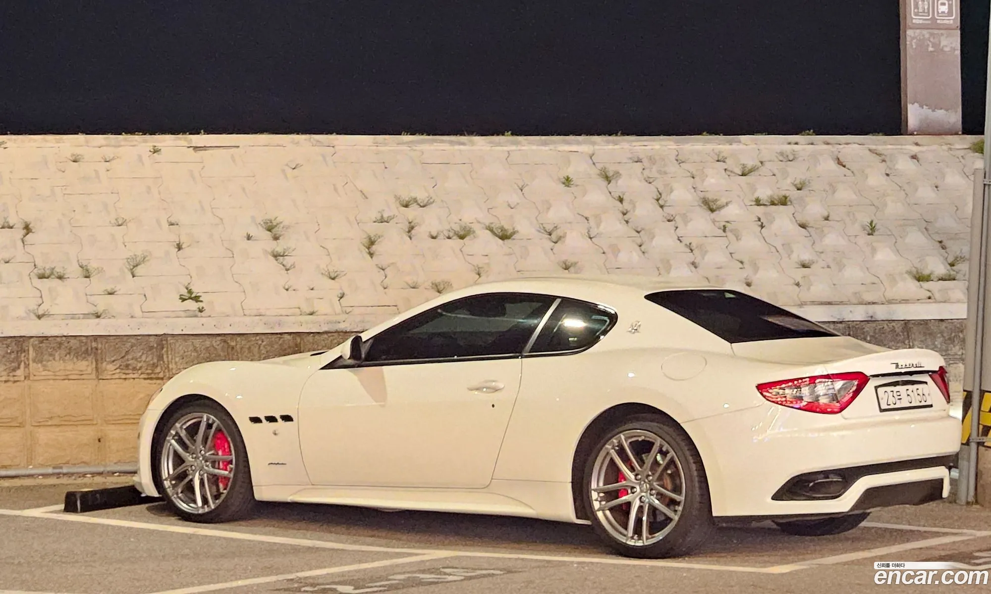 Maserati GranTurismo 2016 — 10