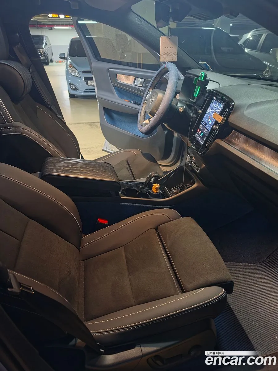 Volvo XC40 Recharge 2023 — 7