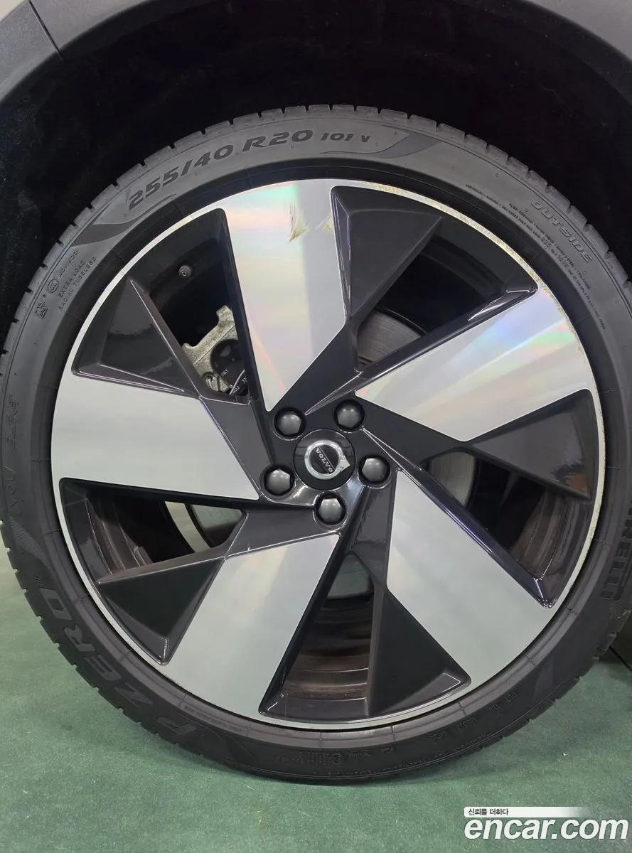 Volvo XC40 Recharge 2023 — 6