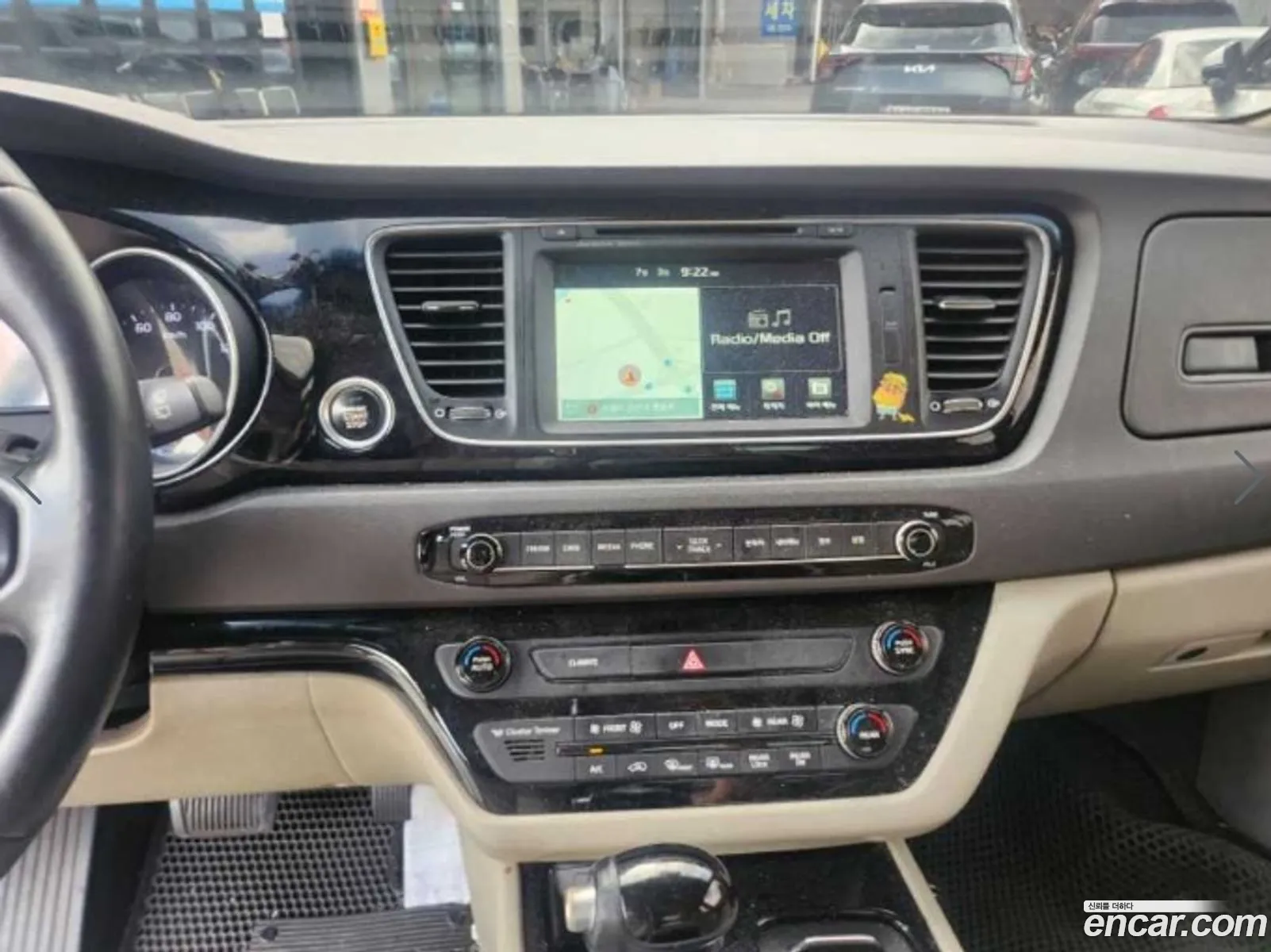 Kia Carnival 2014 — 8