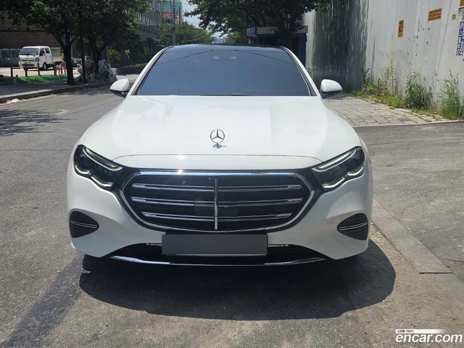 Mercedes-Benz E-Class W214 2026 — 18