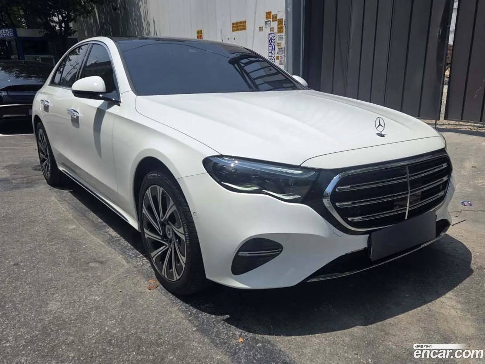 Mercedes-Benz E-Class W214 2026 — 17