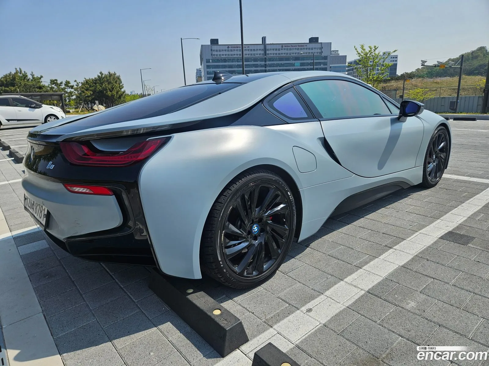 BMW i8 2016 — 8