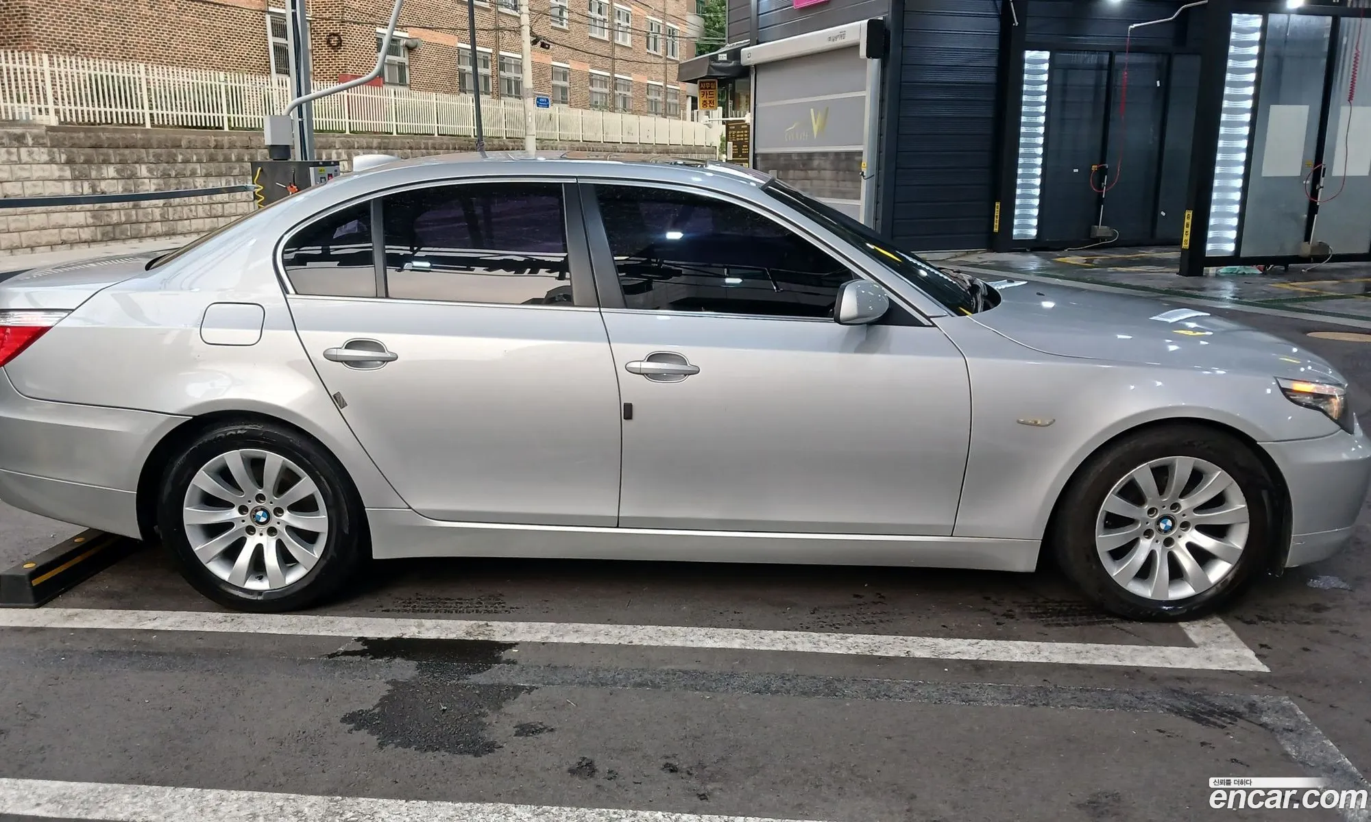 BMW 5 Series 2008 — 17