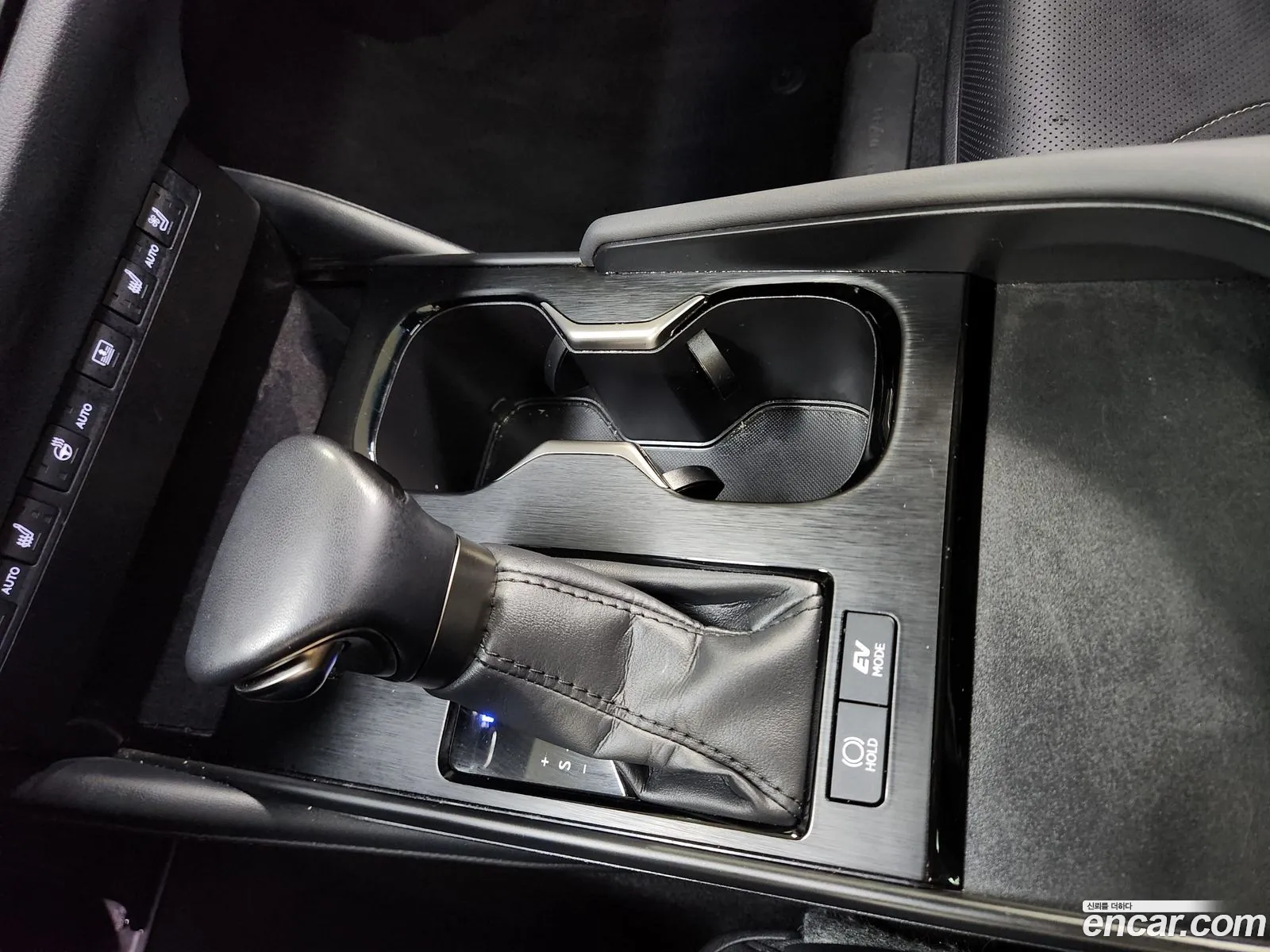 Lexus ES300h 7th Gen 2023 — 4