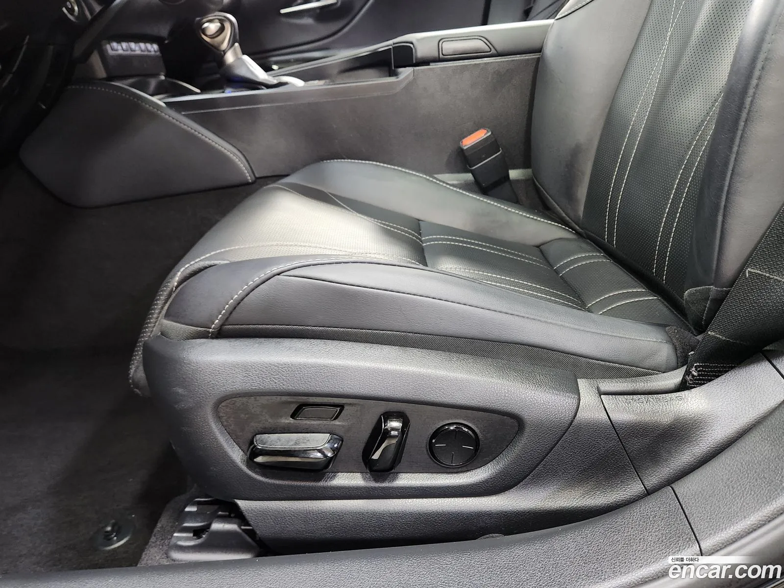 Lexus ES300h 7th Gen 2023 — 11