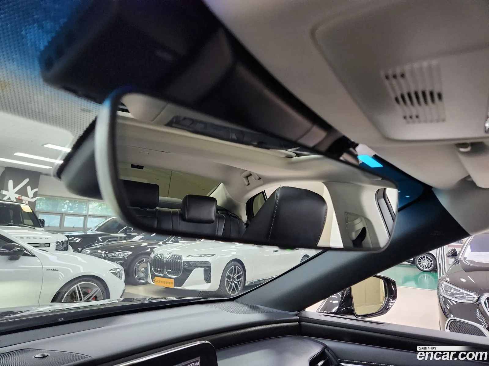 Lexus ES300h 7th Gen 2023 — 5