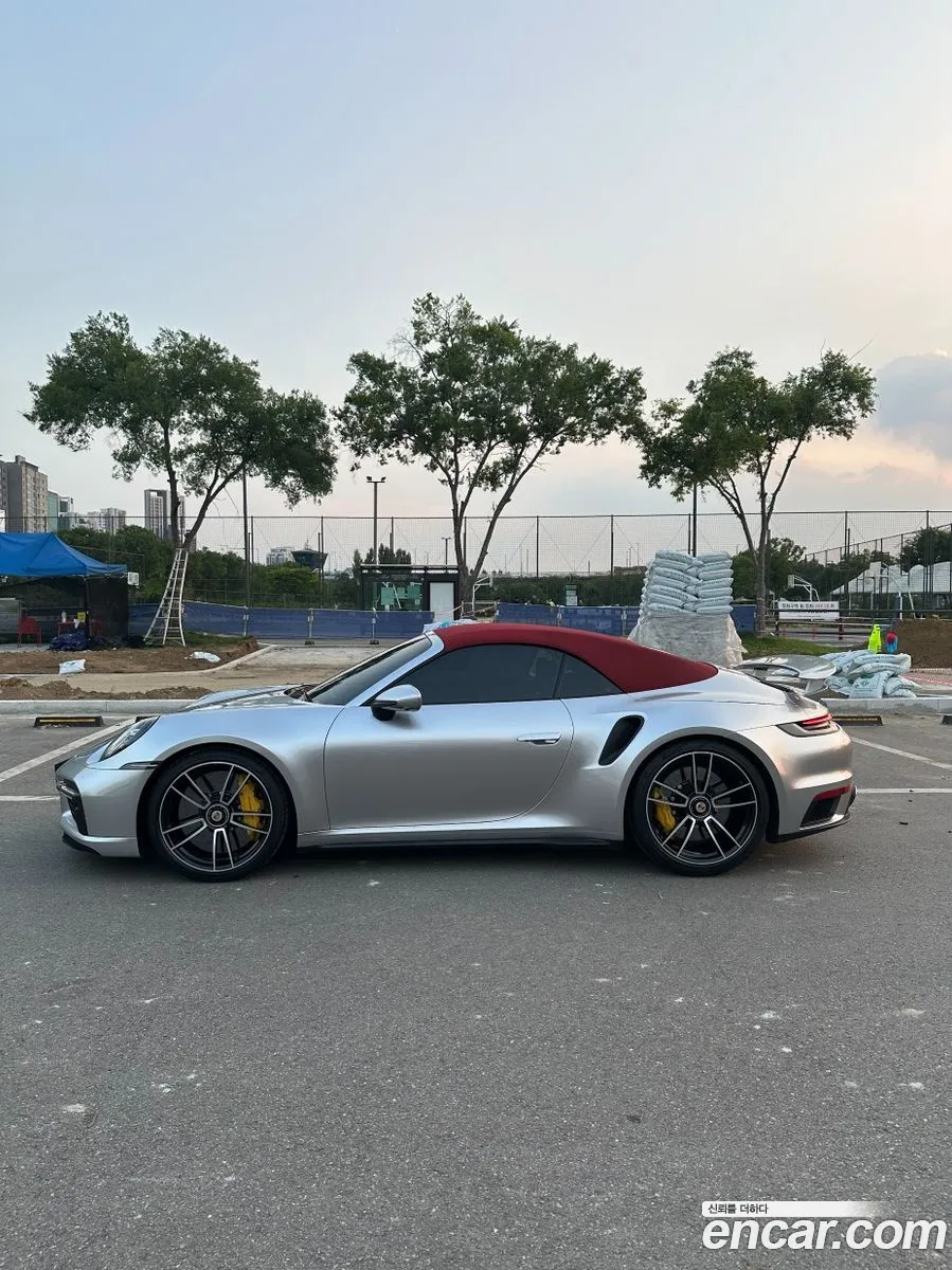 Porsche 911 2021 — 2