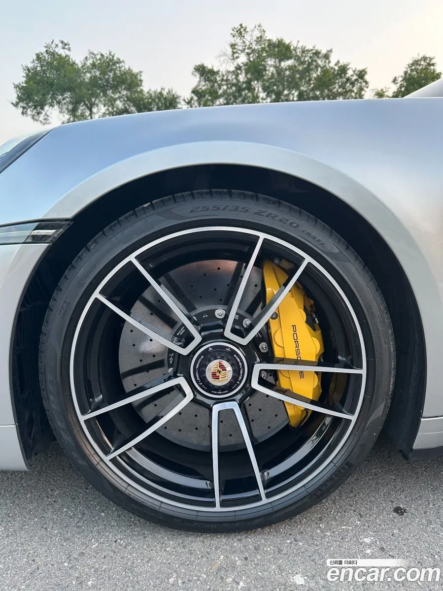 Porsche 911 2021 — 18