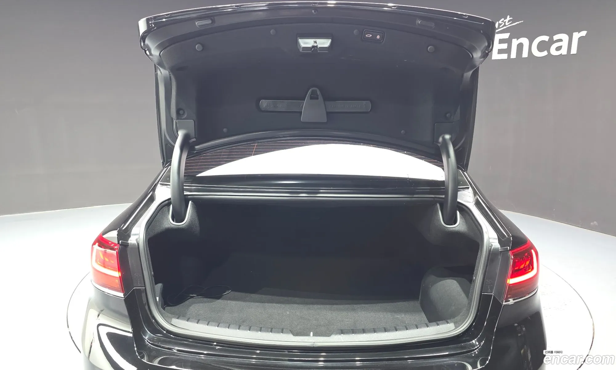 Kia K7 Premier Hybrid 2019 — 12