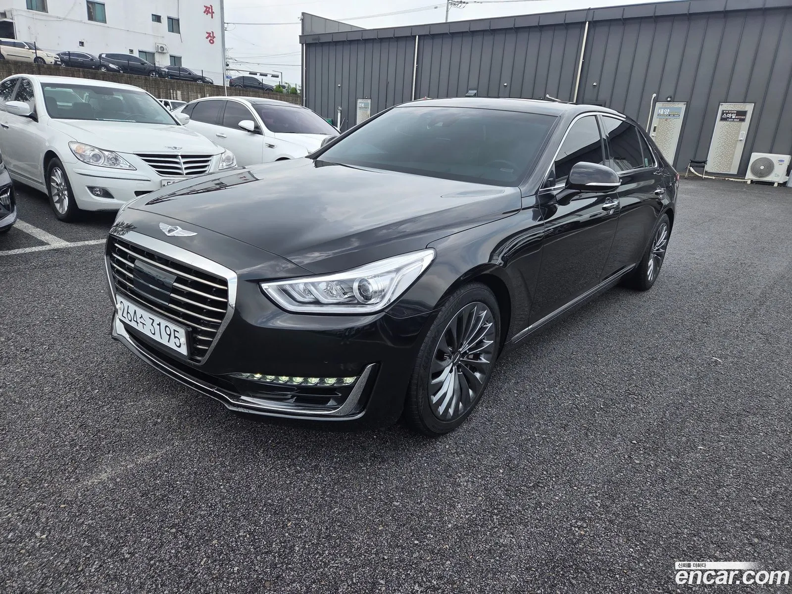 Genesis EQ900 2017 — 13