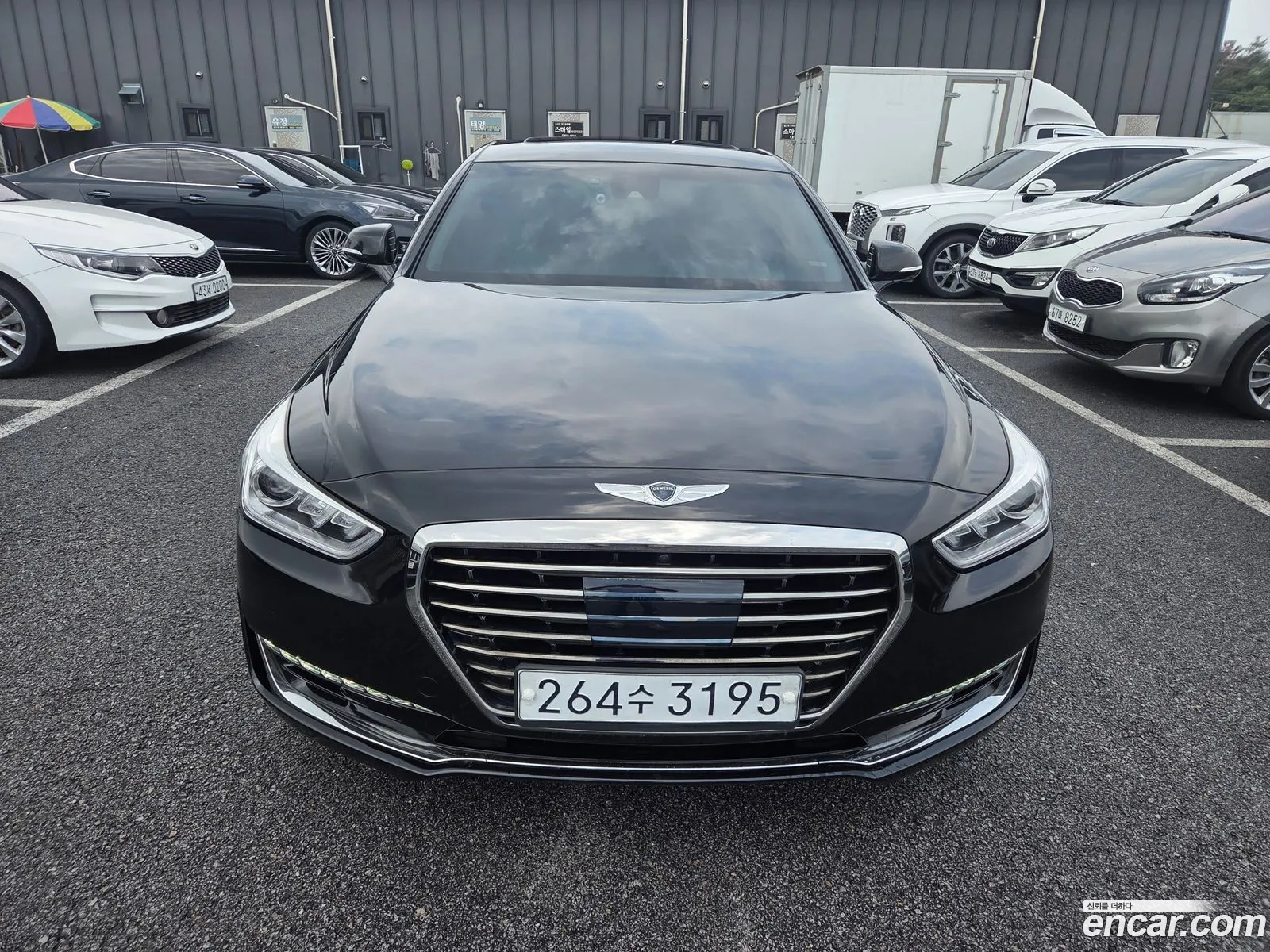 Genesis EQ900 2017 — 3