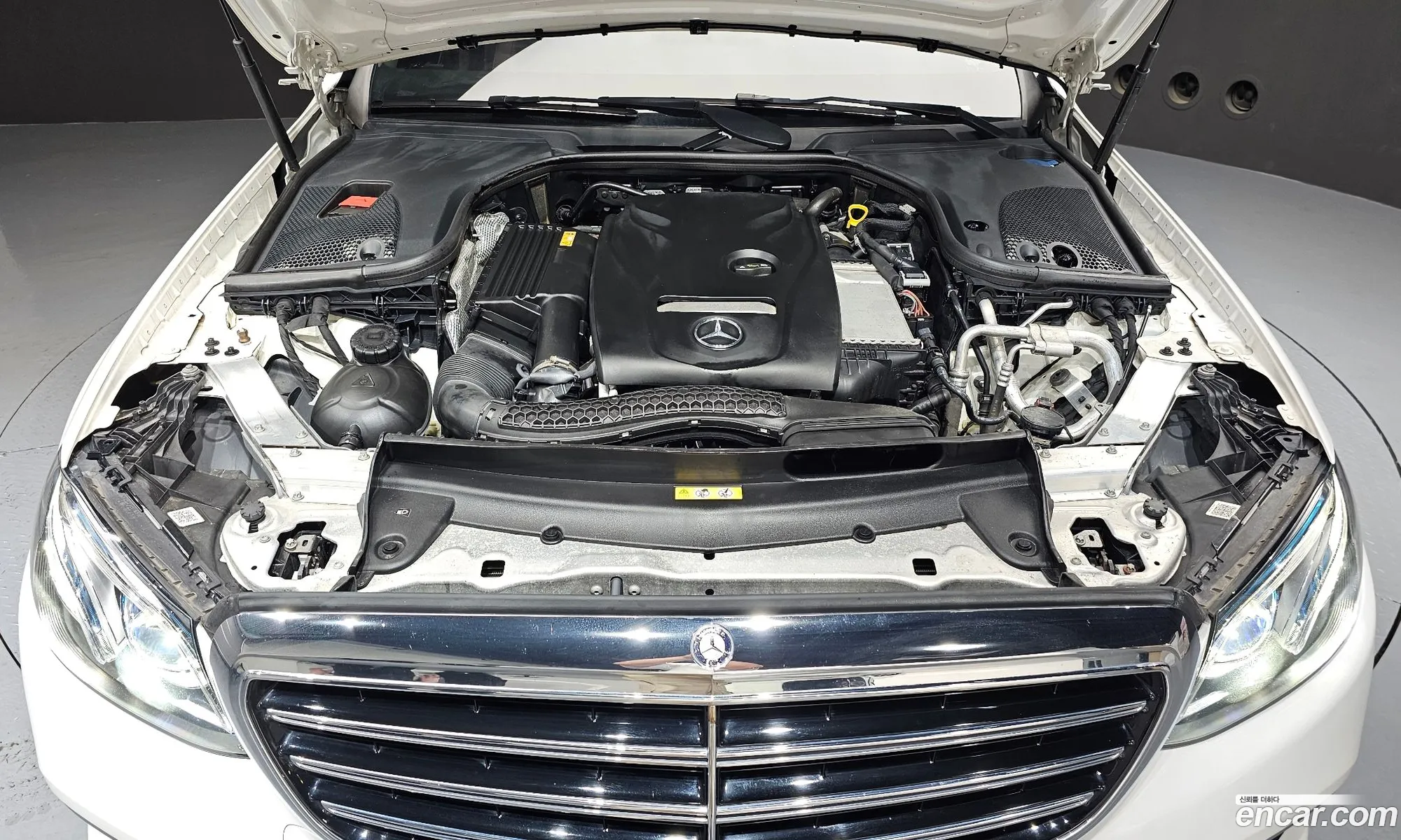 Mercedes-Benz E-Class W213 2017 WDDZF4KB7HA160755 — 16