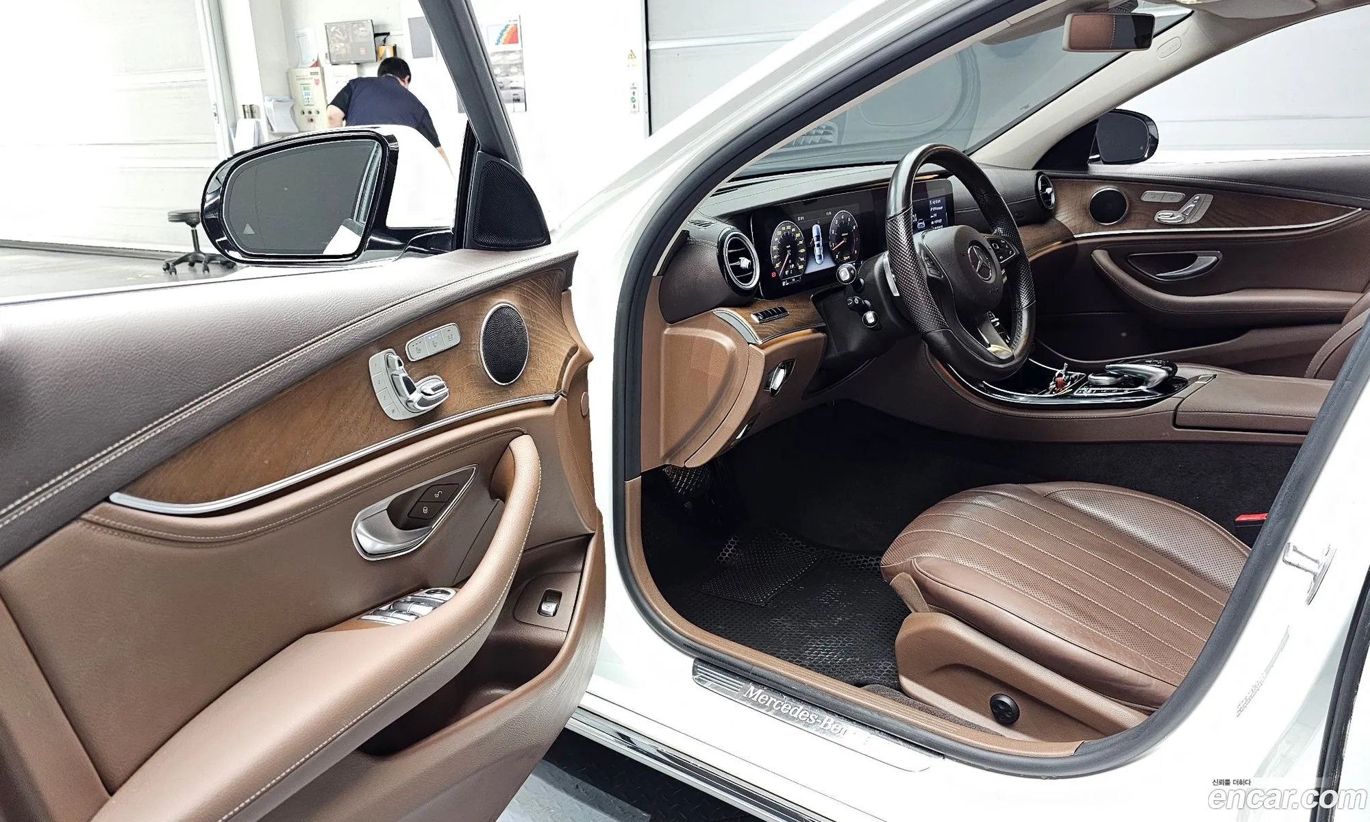 Mercedes-Benz E-Class W213 2017 WDDZF4KB7HA160755 — 19