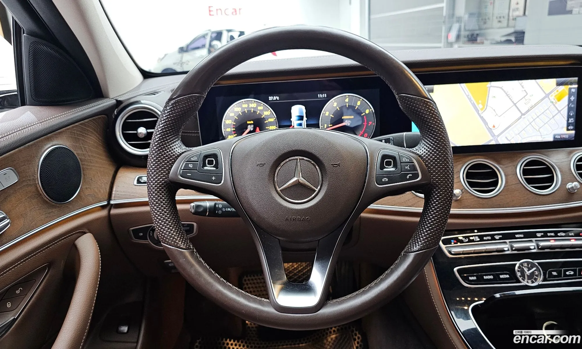 Mercedes-Benz E-Class W213 2017 WDDZF4KB7HA160755 — 11