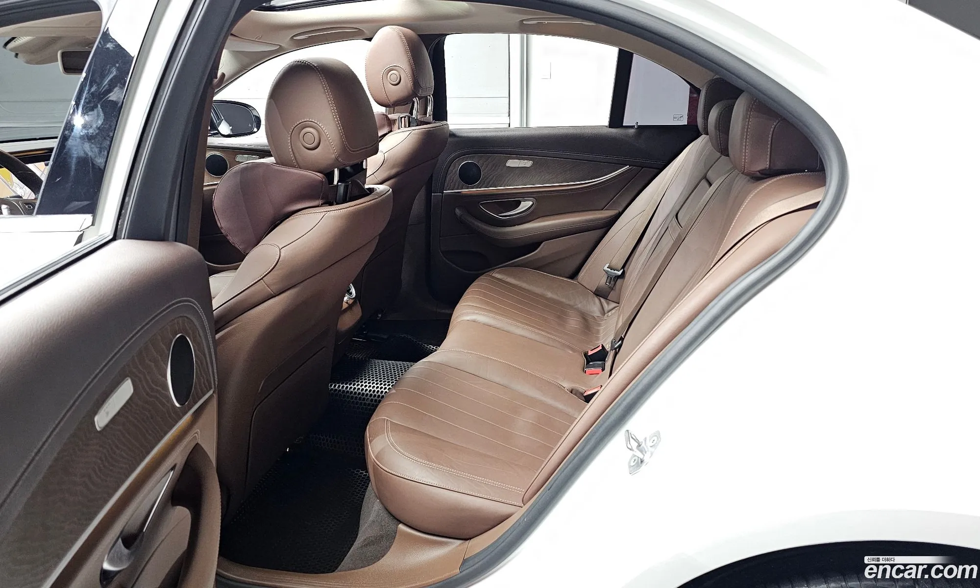 Mercedes-Benz E-Class W213 2017 WDDZF4KB7HA160755 — 4
