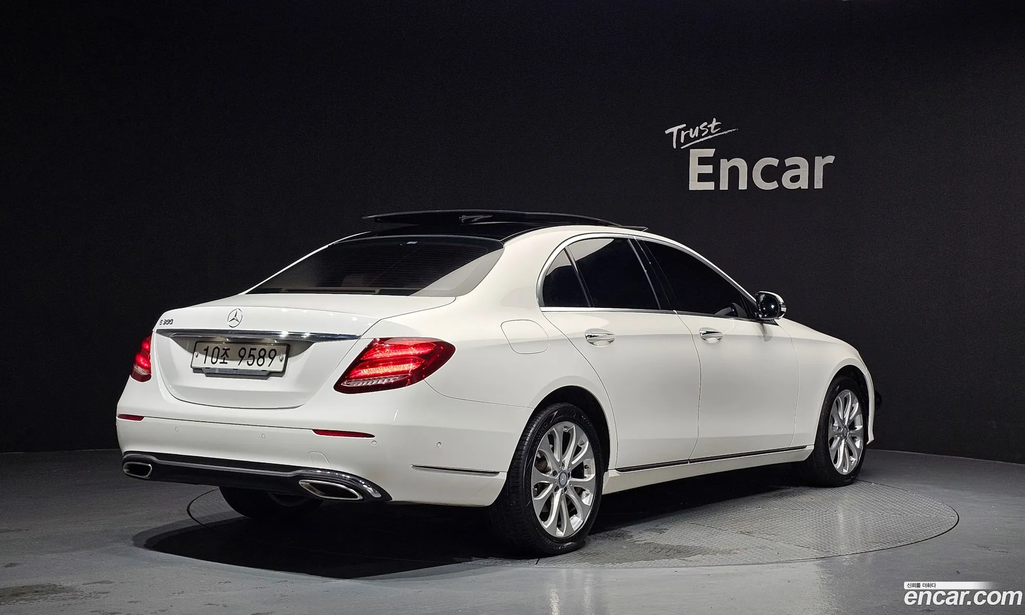 Mercedes-Benz E-Class W213 2017 WDDZF4KB7HA160755 — 3