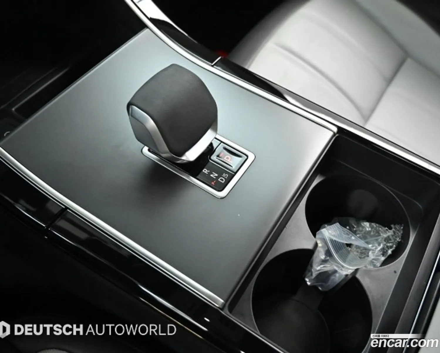 Land Rover Range Rover Evoque 2025 — 10