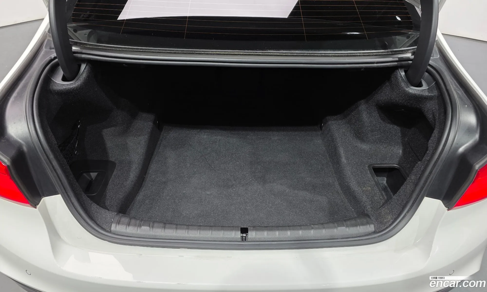 BMW 5 Series 2019 WBAJD3102KWW50681 — 19