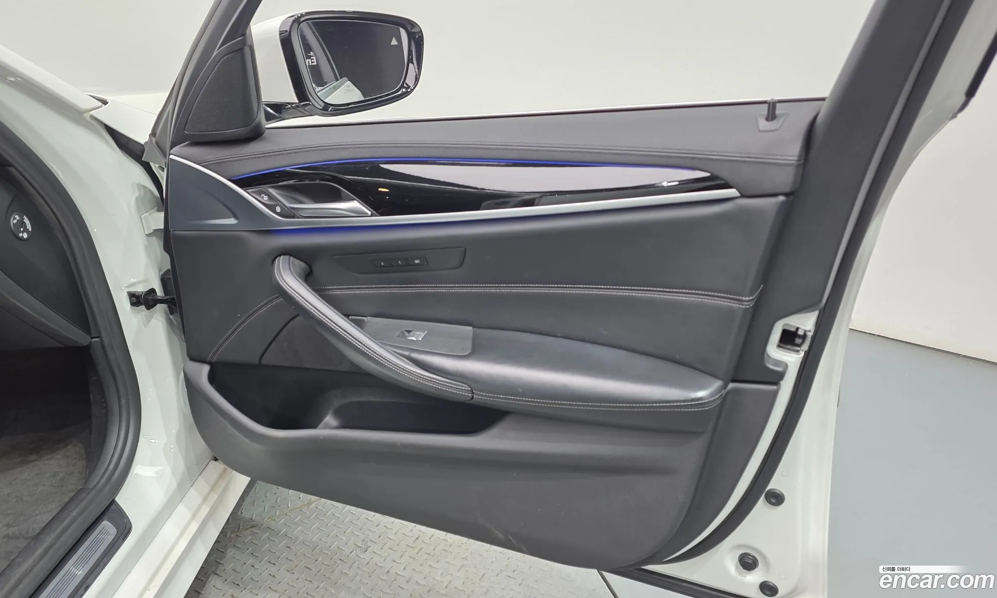 BMW 5 Series 2019 WBAJD3102KWW50681 — 8