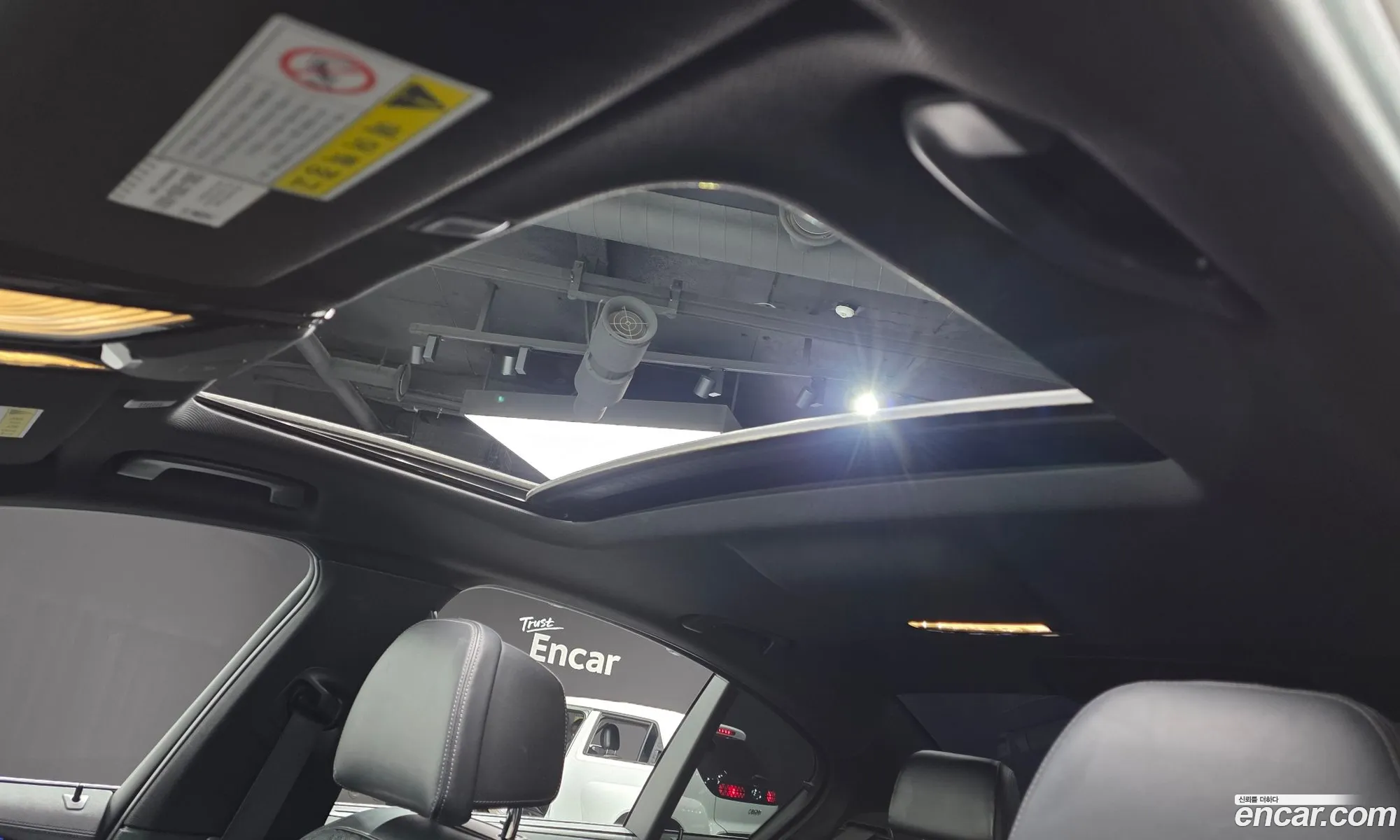 BMW 5 Series 2019 WBAJD3102KWW50681 — 31