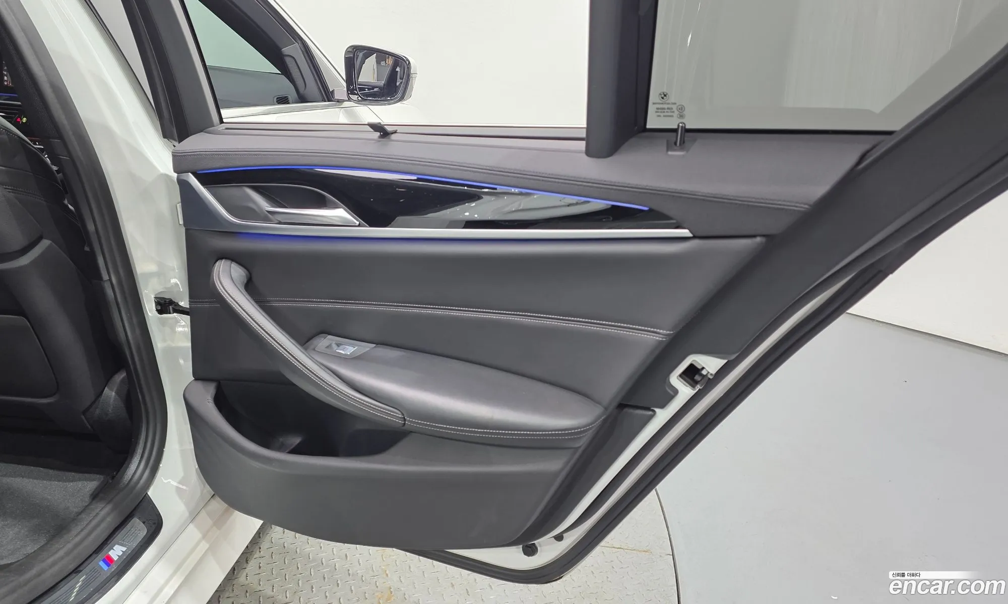 BMW 5 Series 2019 WBAJD3102KWW50681 — 26