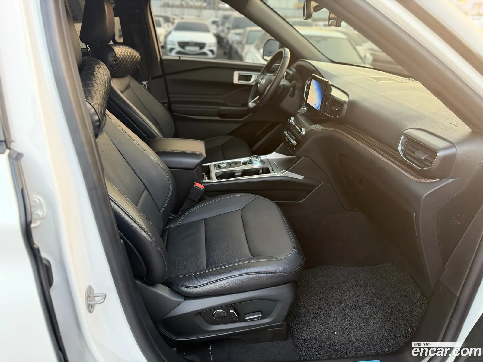 Ford Explorer 6th Gen 2020 — 3