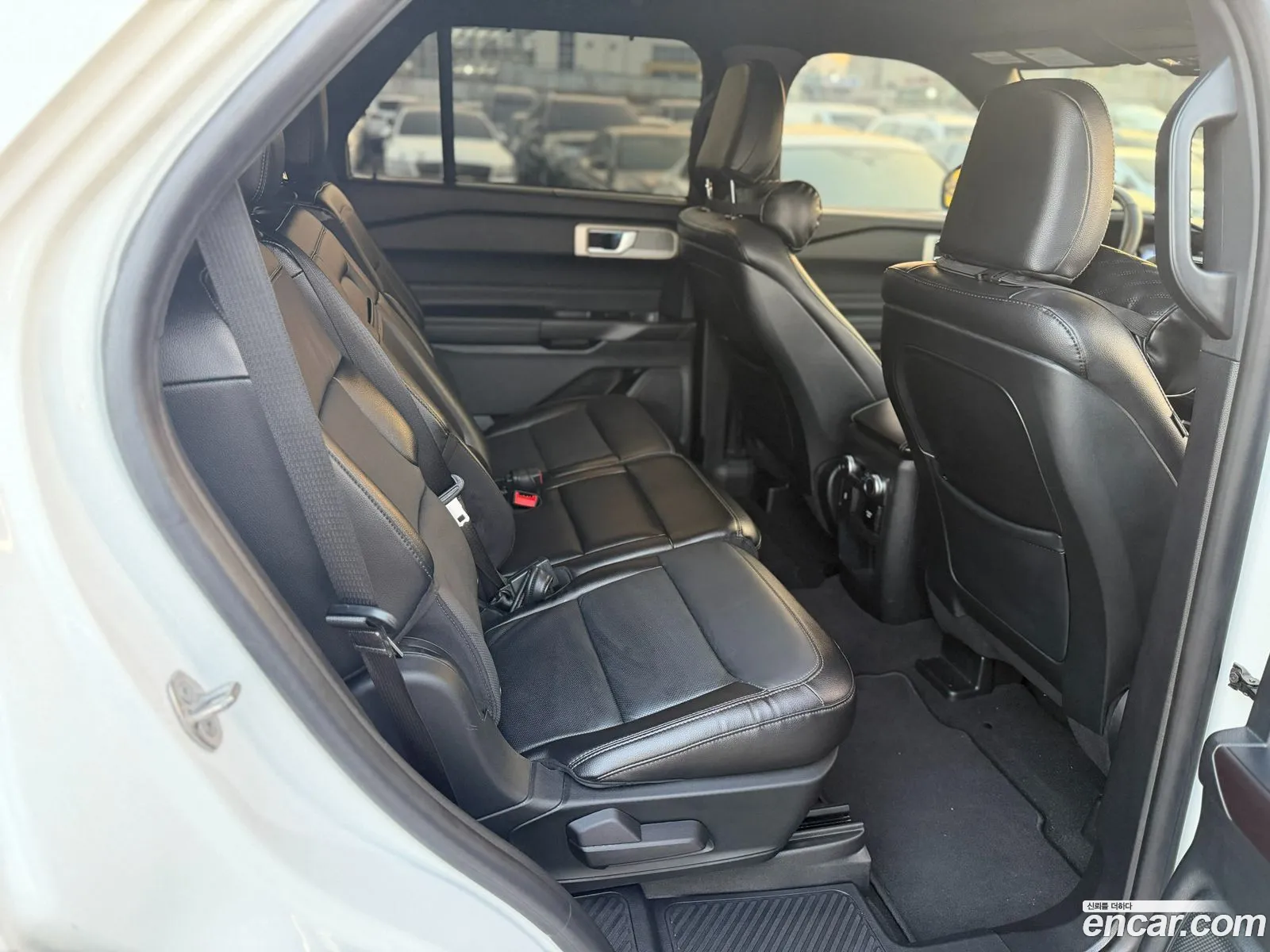 Ford Explorer 6th Gen 2020 — 2