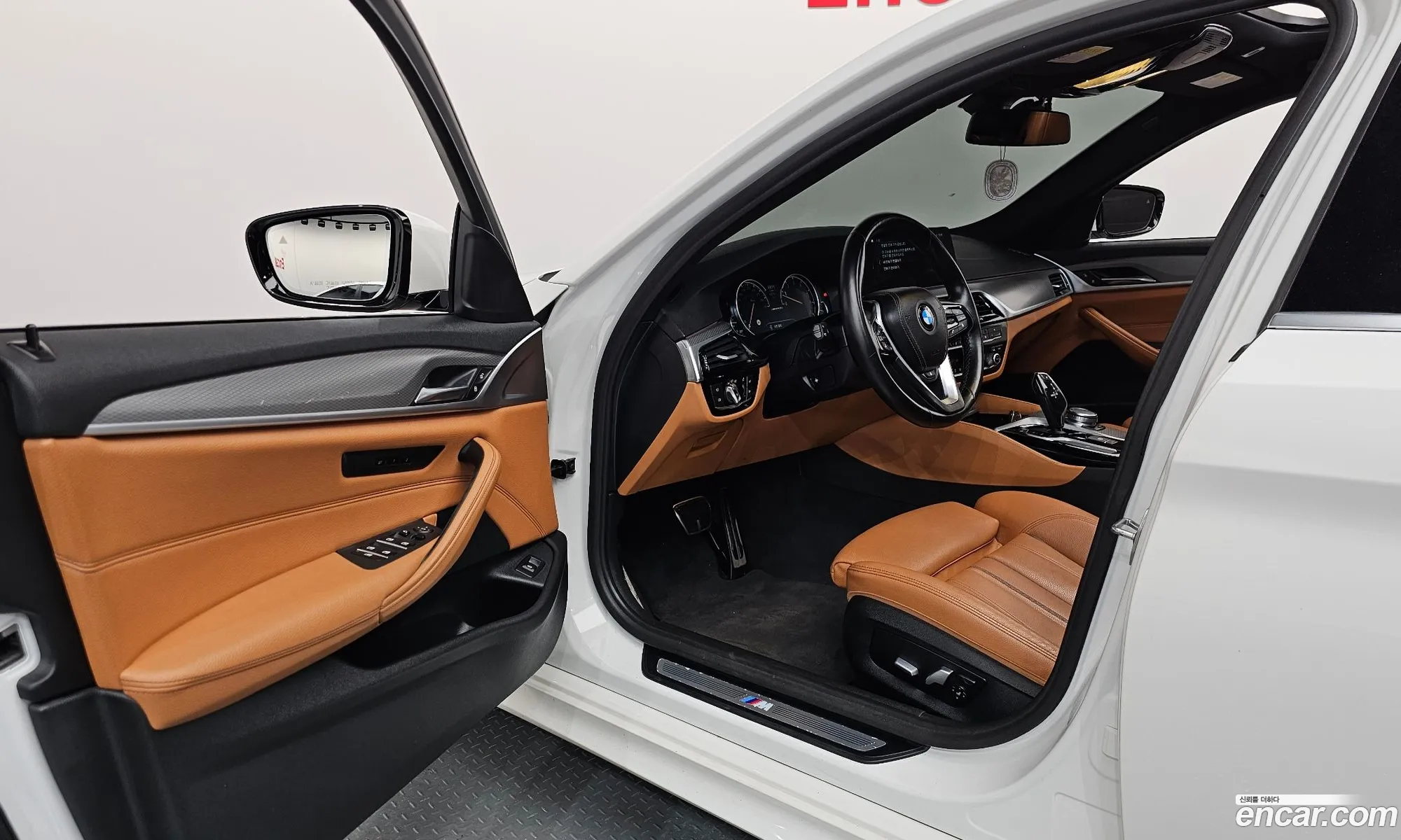 BMW 5 Series 2017 WBAJD3109JWC12872 — 4