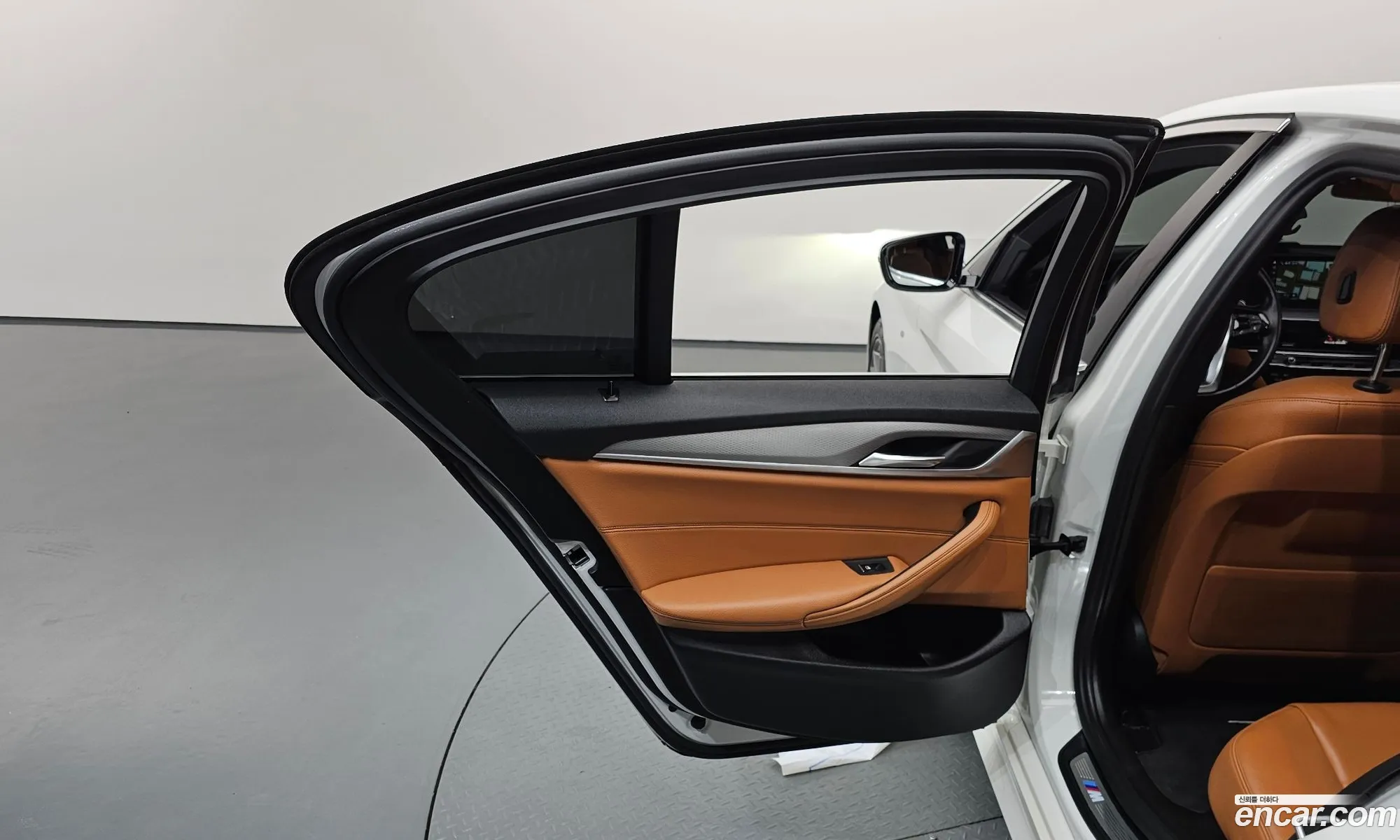 BMW 5 Series 2017 WBAJD3109JWC12872 — 36