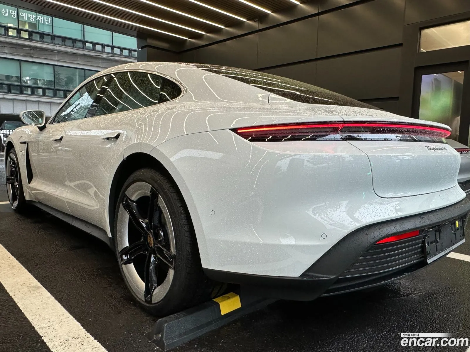 Porsche Taycan 2024 — 10
