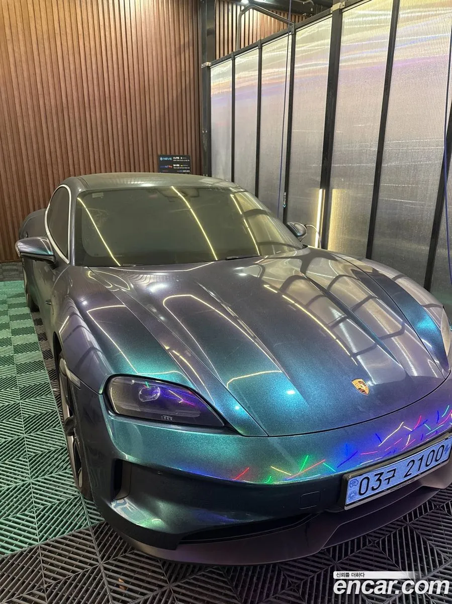 Porsche Taycan 2024 — 2