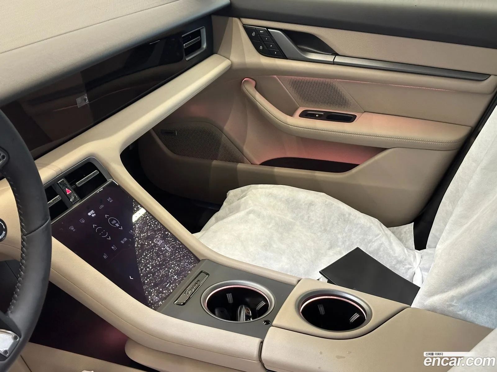 Porsche Taycan 2024 — 18