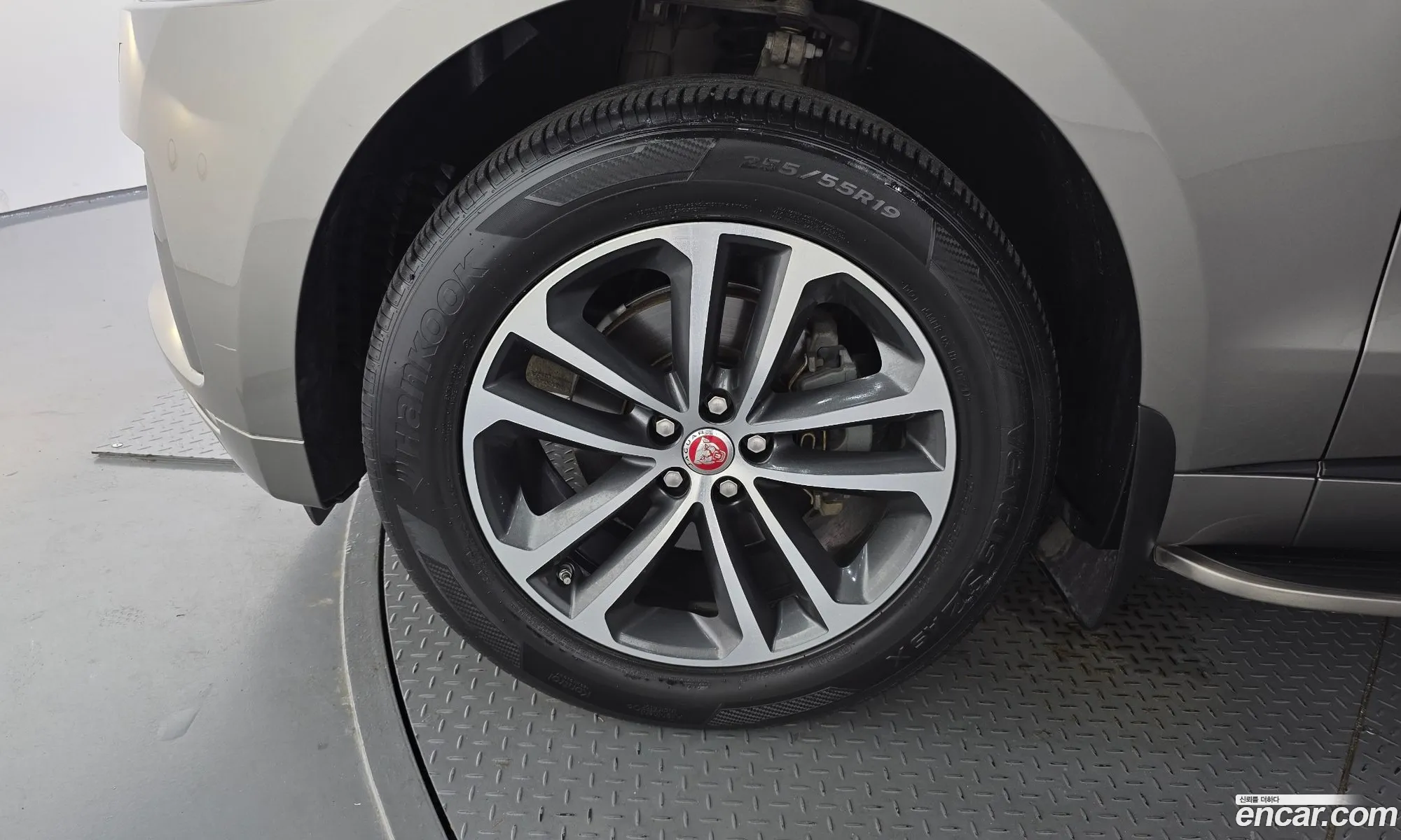 Jaguar F-Pace 2018 SADCA2BN0JA297740 — 11
