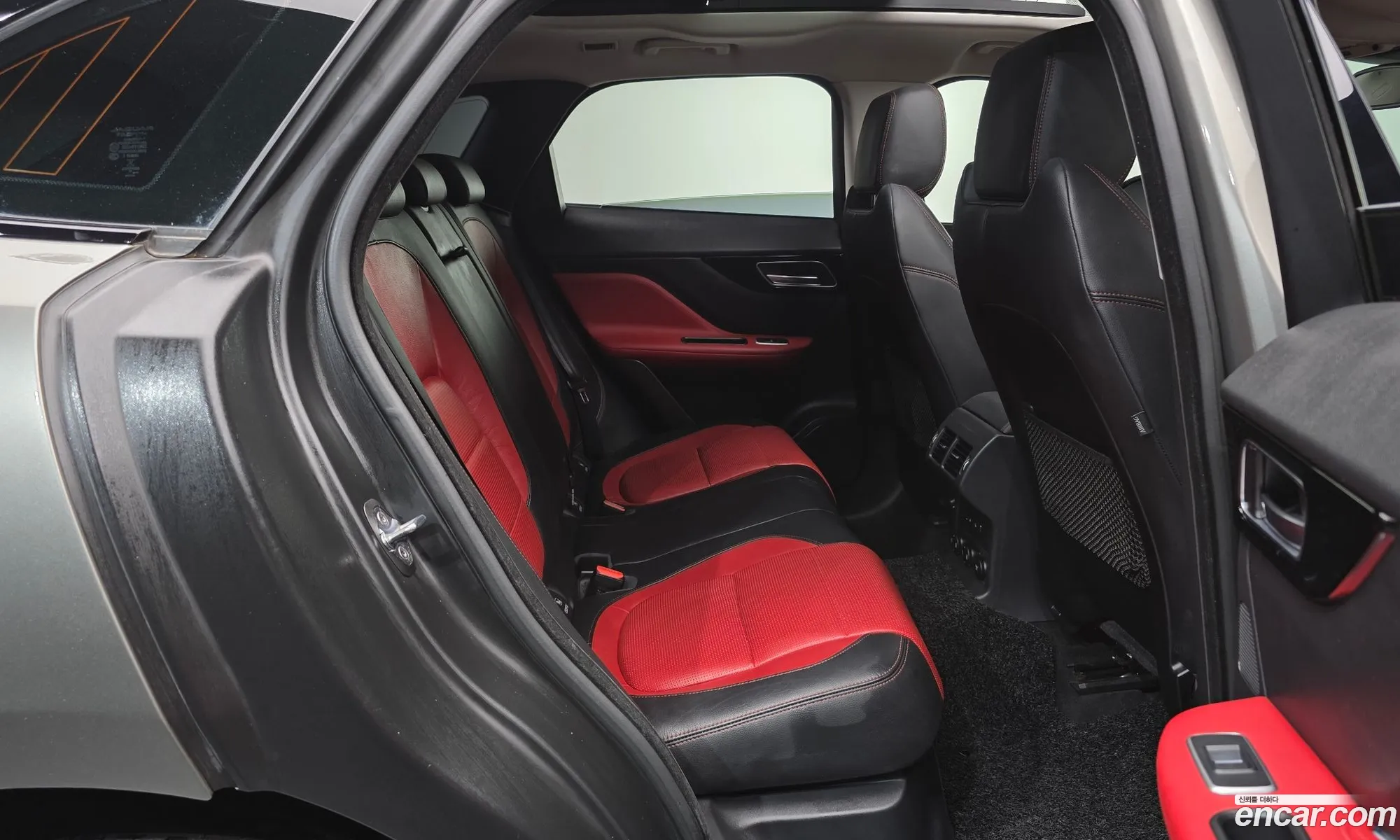 Jaguar F-Pace 2018 SADCA2BN0JA297740 — 18