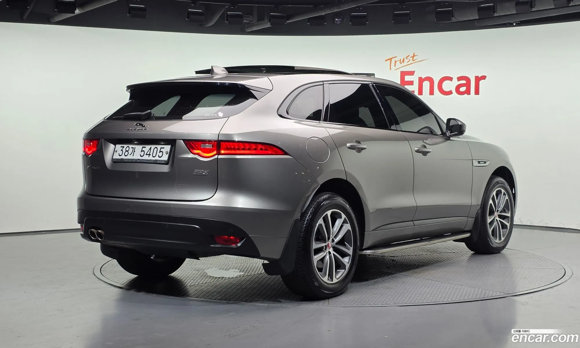 Jaguar F-Pace 2018 SADCA2BN0JA297740 — 9