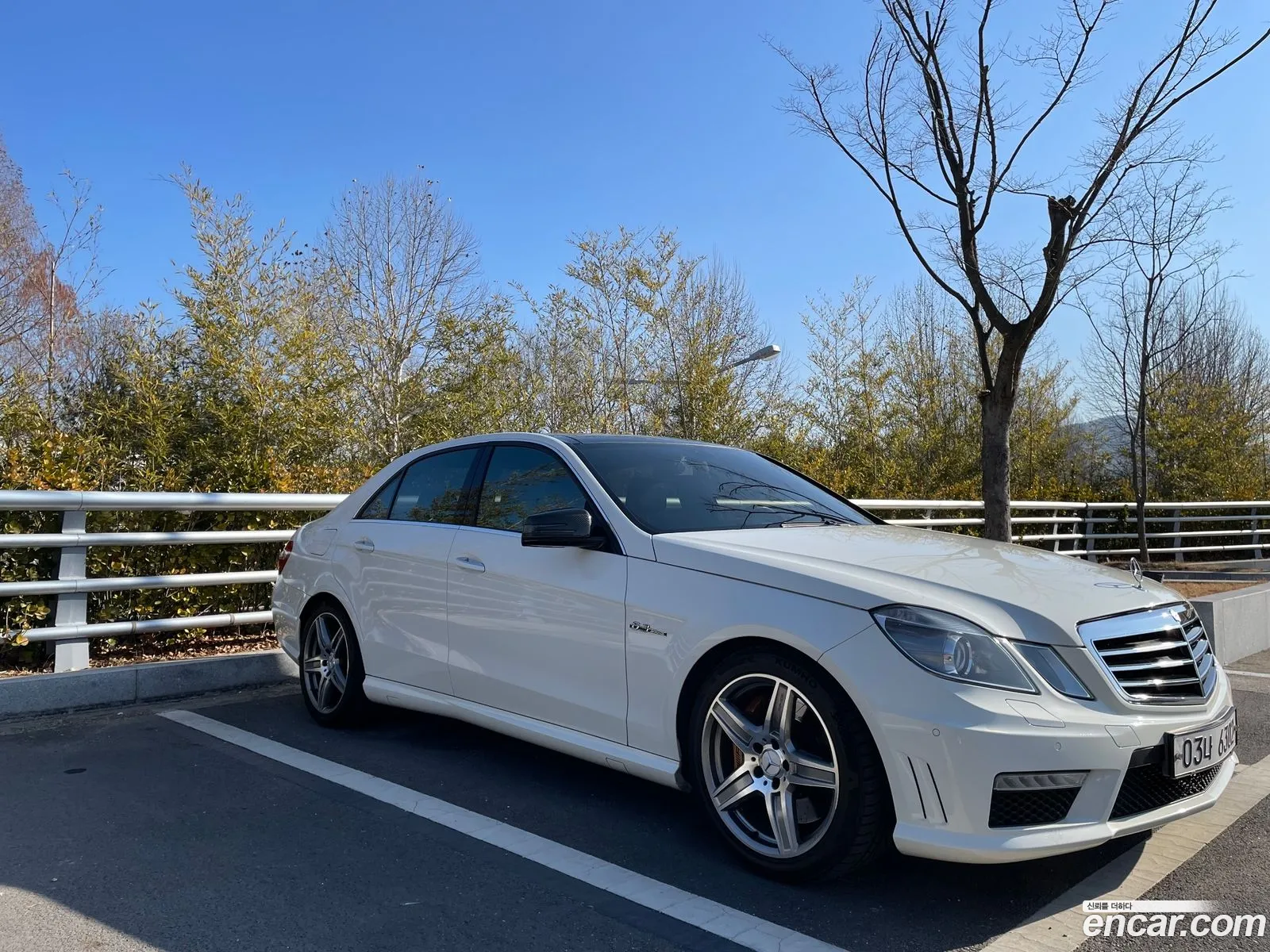 Mercedes-Benz E-Class W212 2009 — 16
