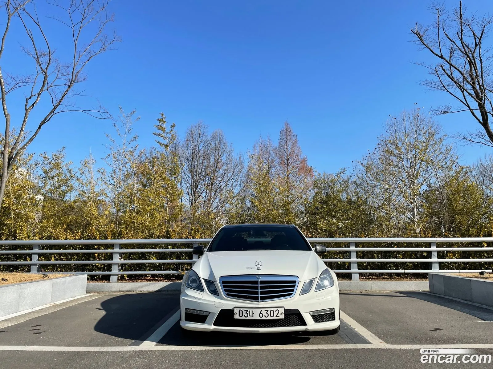 Mercedes-Benz E-Class W212 2009 — 12
