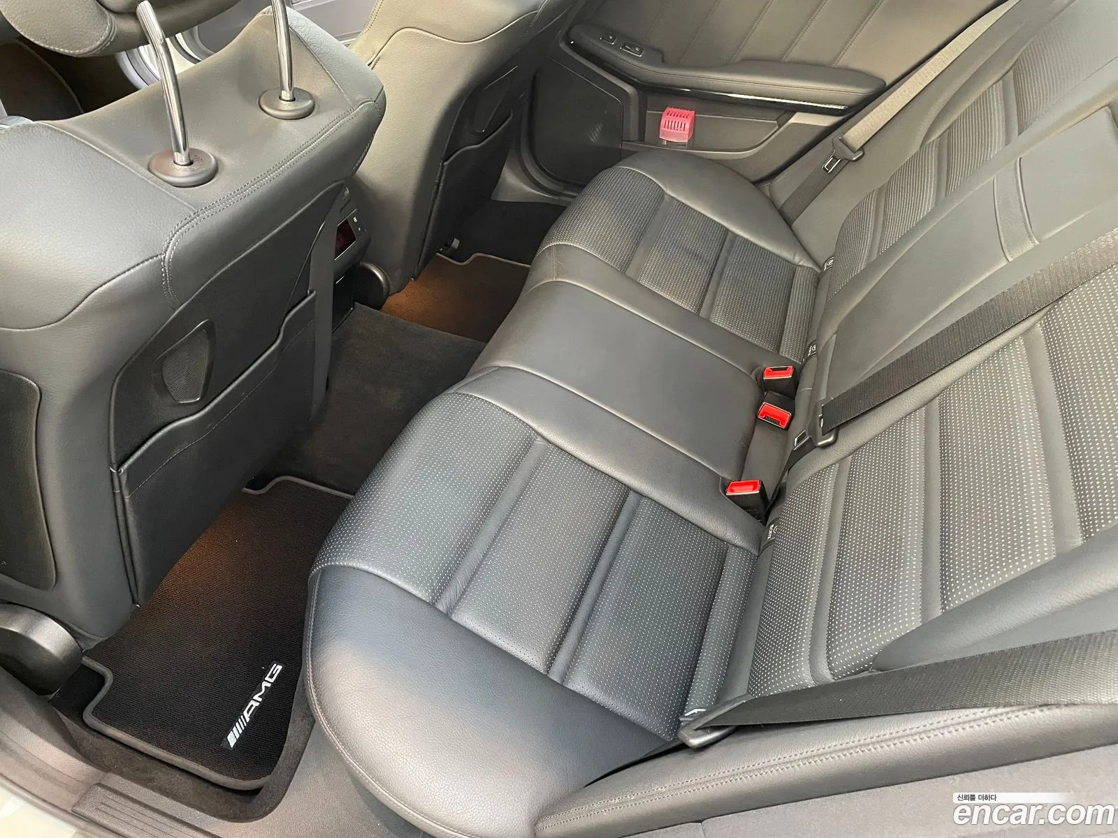Mercedes-Benz E-Class W212 2009 — 11