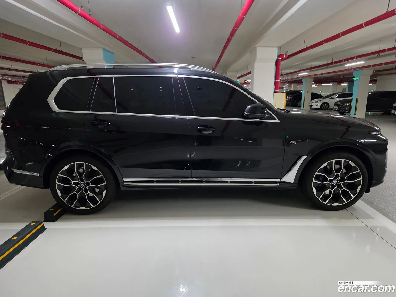 BMW X7 2024 — 7