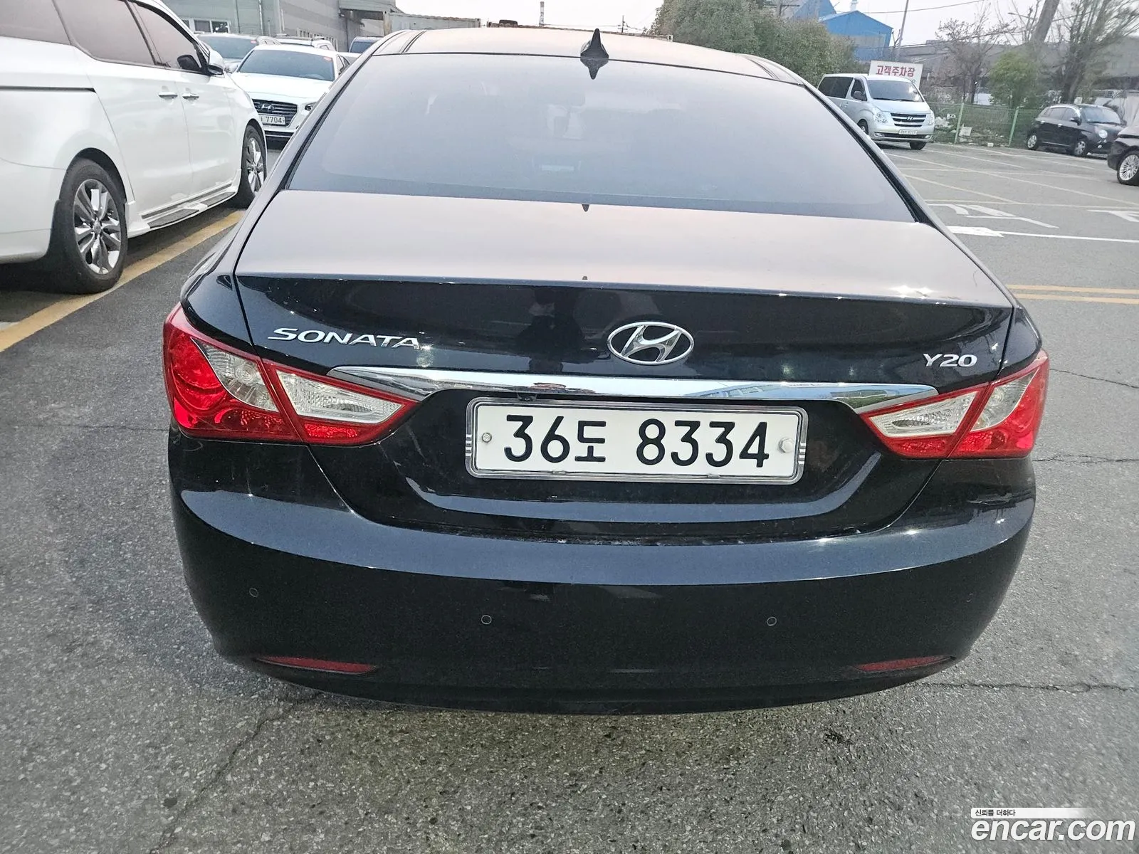 Hyundai YF Sonata 2011 — 16