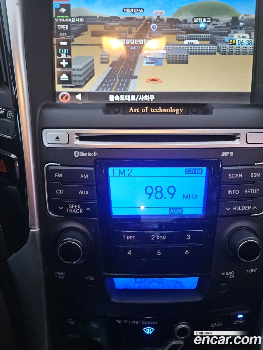 Hyundai YF Sonata 2011 — 11