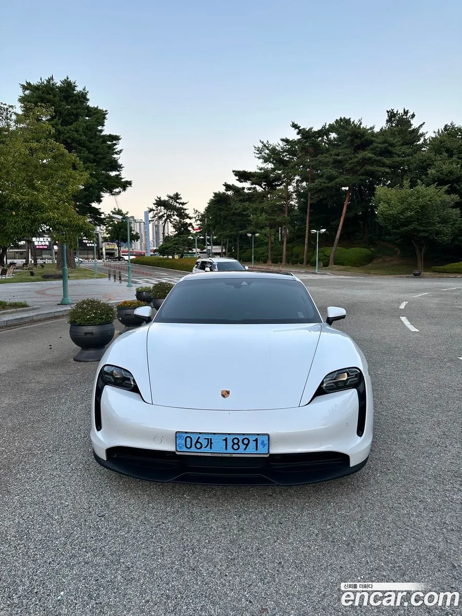 Porsche Taycan 2021 — 4