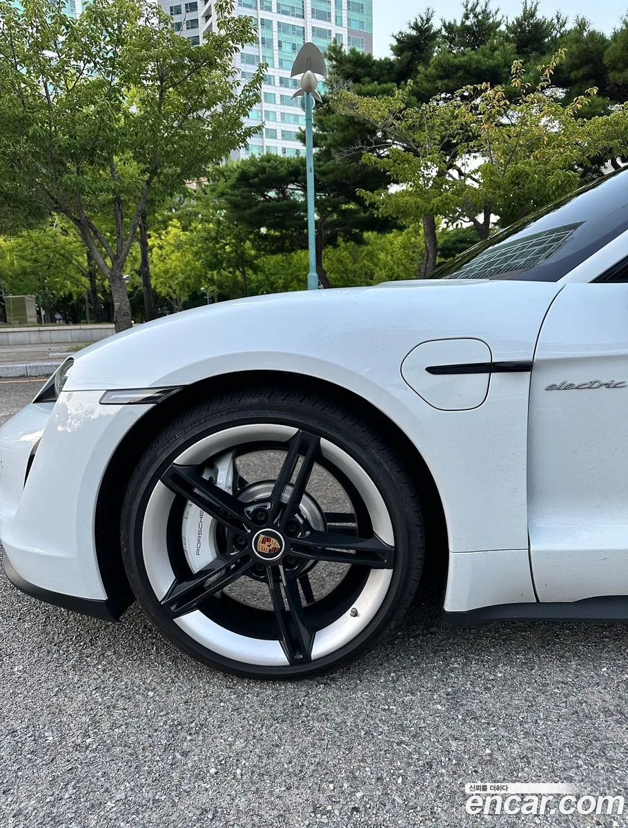 Porsche Taycan 2021 — 7