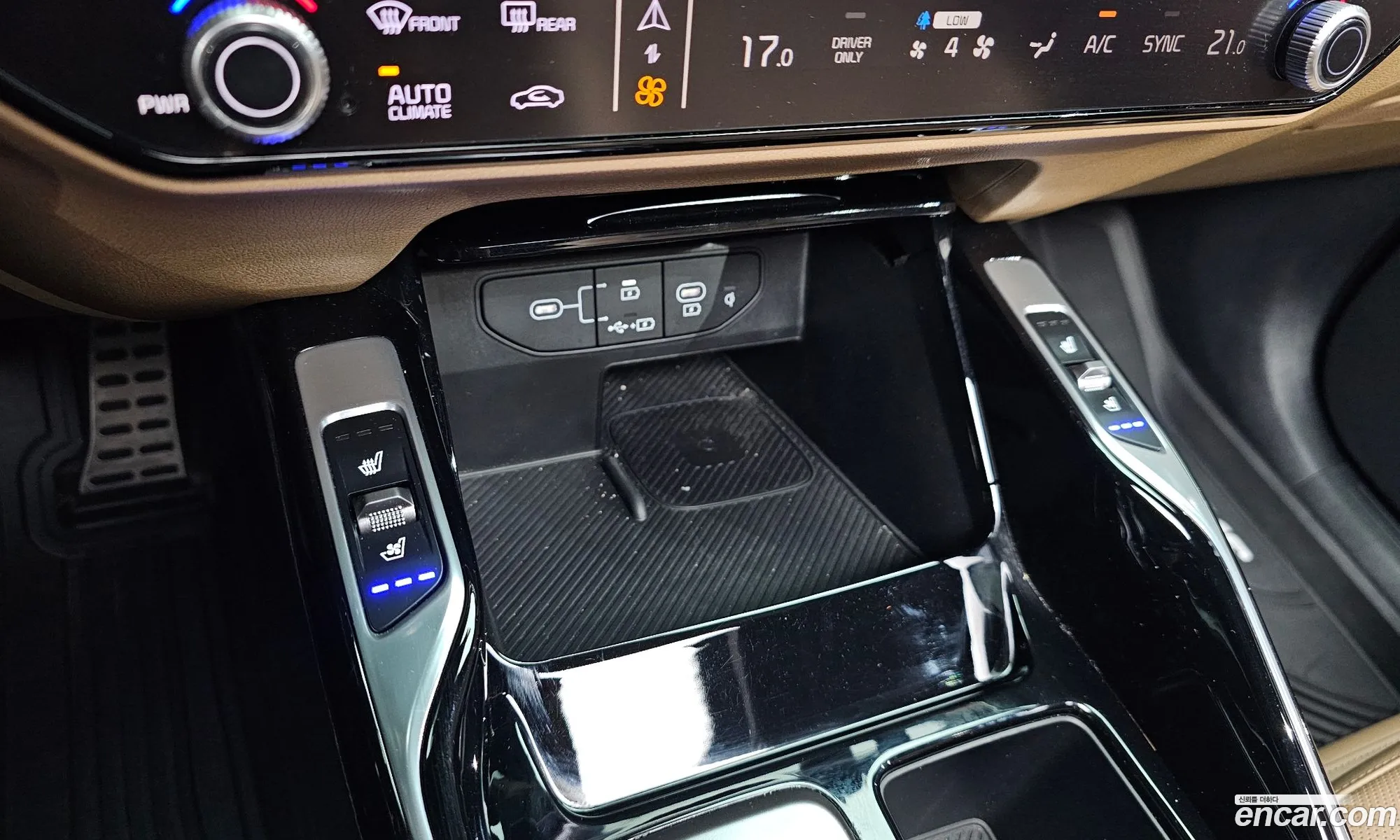 Kia Sorento 2023 — 17