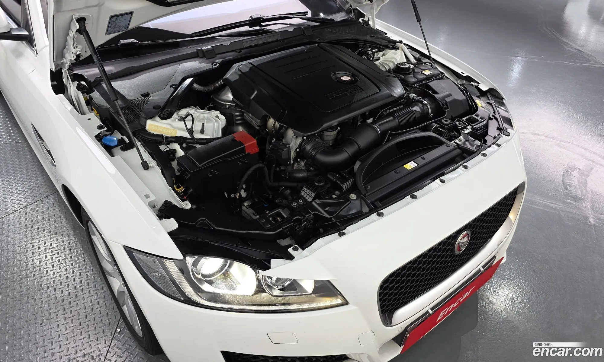 Jaguar XF 2017 SAJBA4BN6HCY43220 — 12